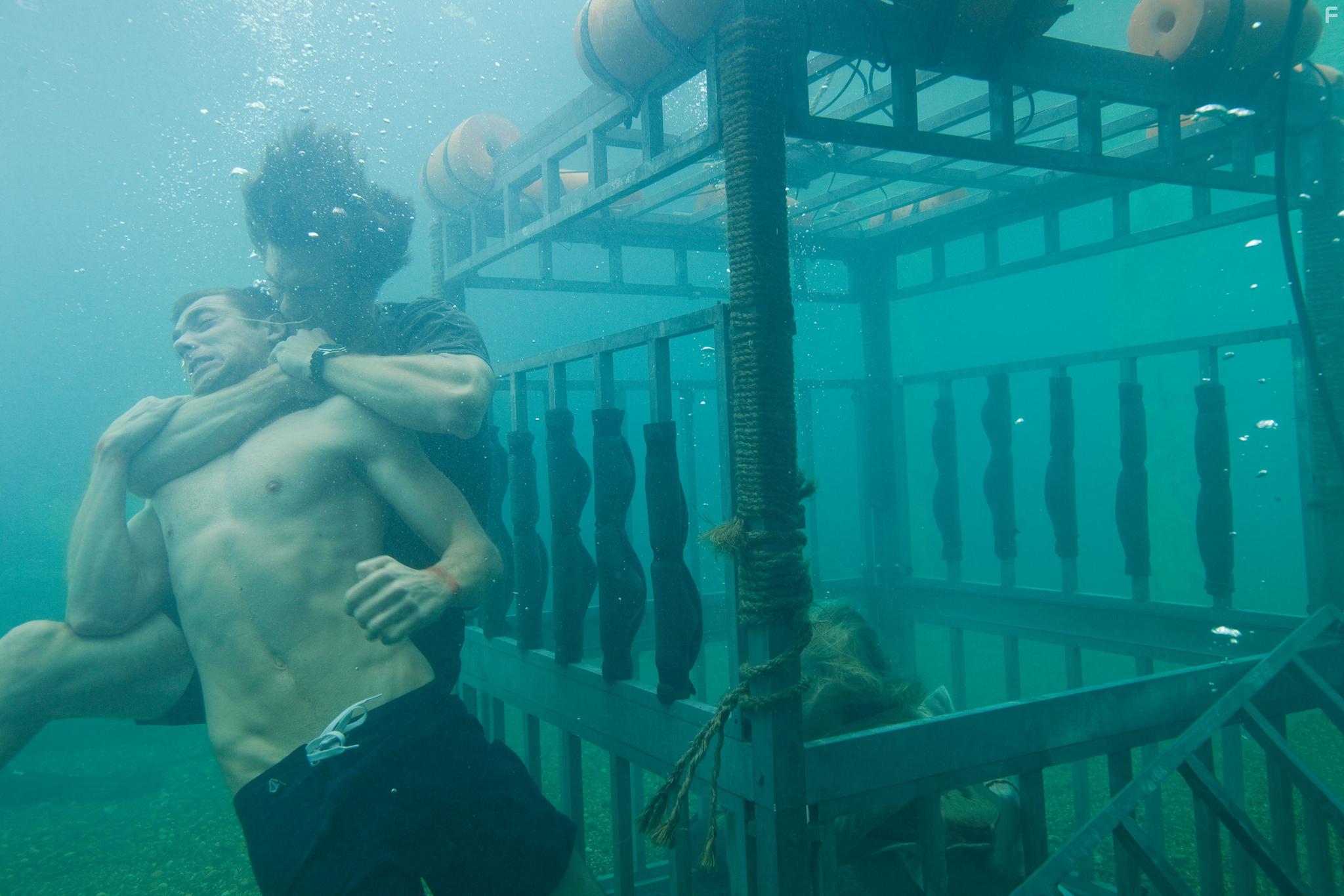 Chris Carmack and Dustin Milligan in Shark Night 3D (2011)