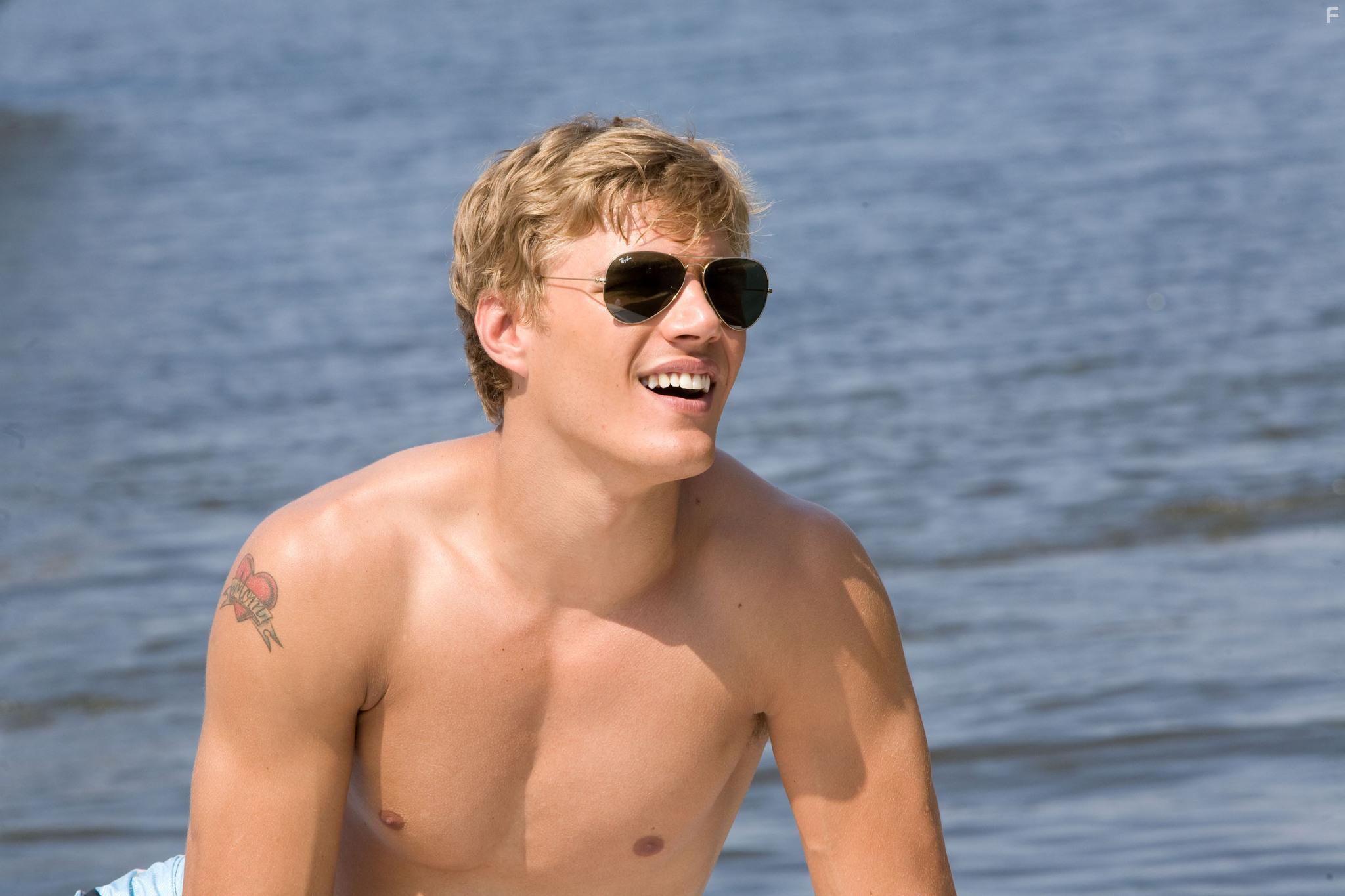 Chris Zylka in Shark Night 3D (2011)