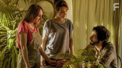 David Kammenos, Marie Dompnier, and Capucine Valmary in La Dernire Vague: Boomerang (2019)