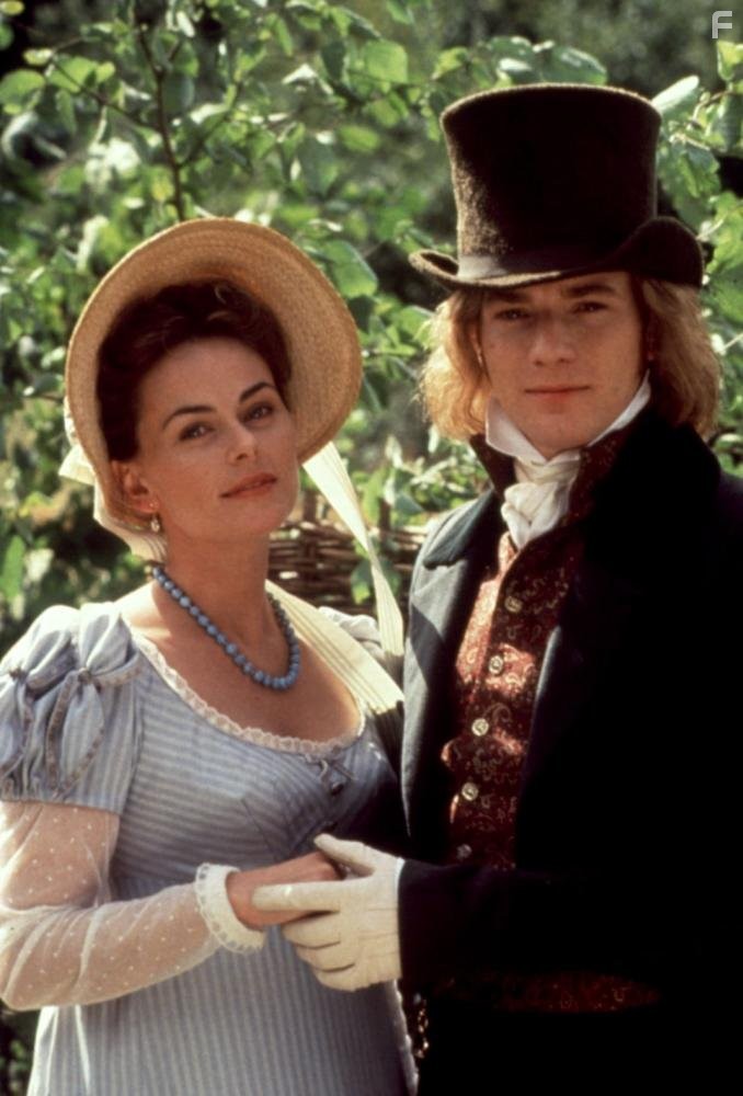 Ewan McGregor and Polly Walker in Эмма (1996)