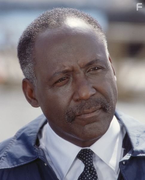 Richard Roundtree in Спецагент Корки Романо (2001)