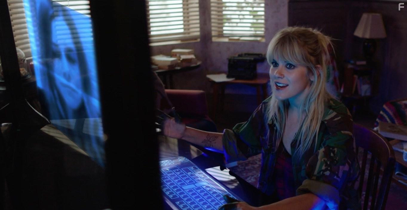 Hannah Arterton in Peripheral (2018)
