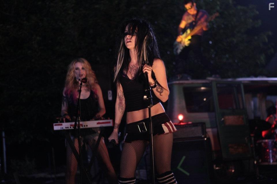 Kirsten Zien and Brittany Curran in Captured (2020)