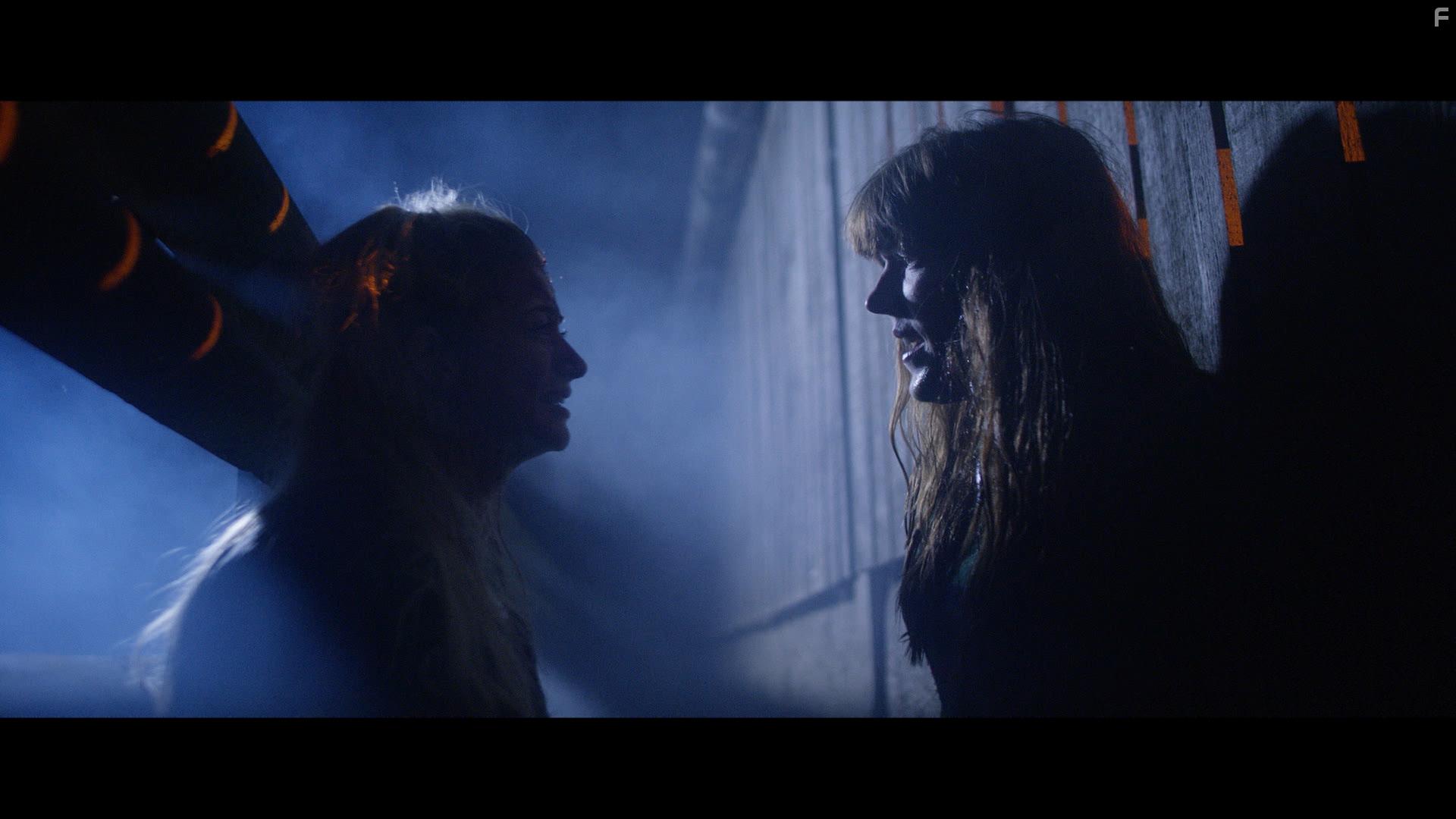 Makenna Guyler and Kate Davies-Speak in The Barge People (2018)