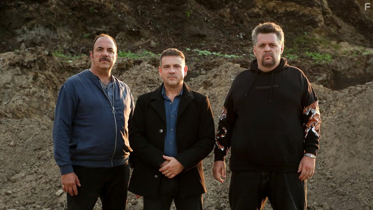 Denis Bernard, Louis Champagne, and Claude Legault in Appelle-moi si tu meurs (2019)