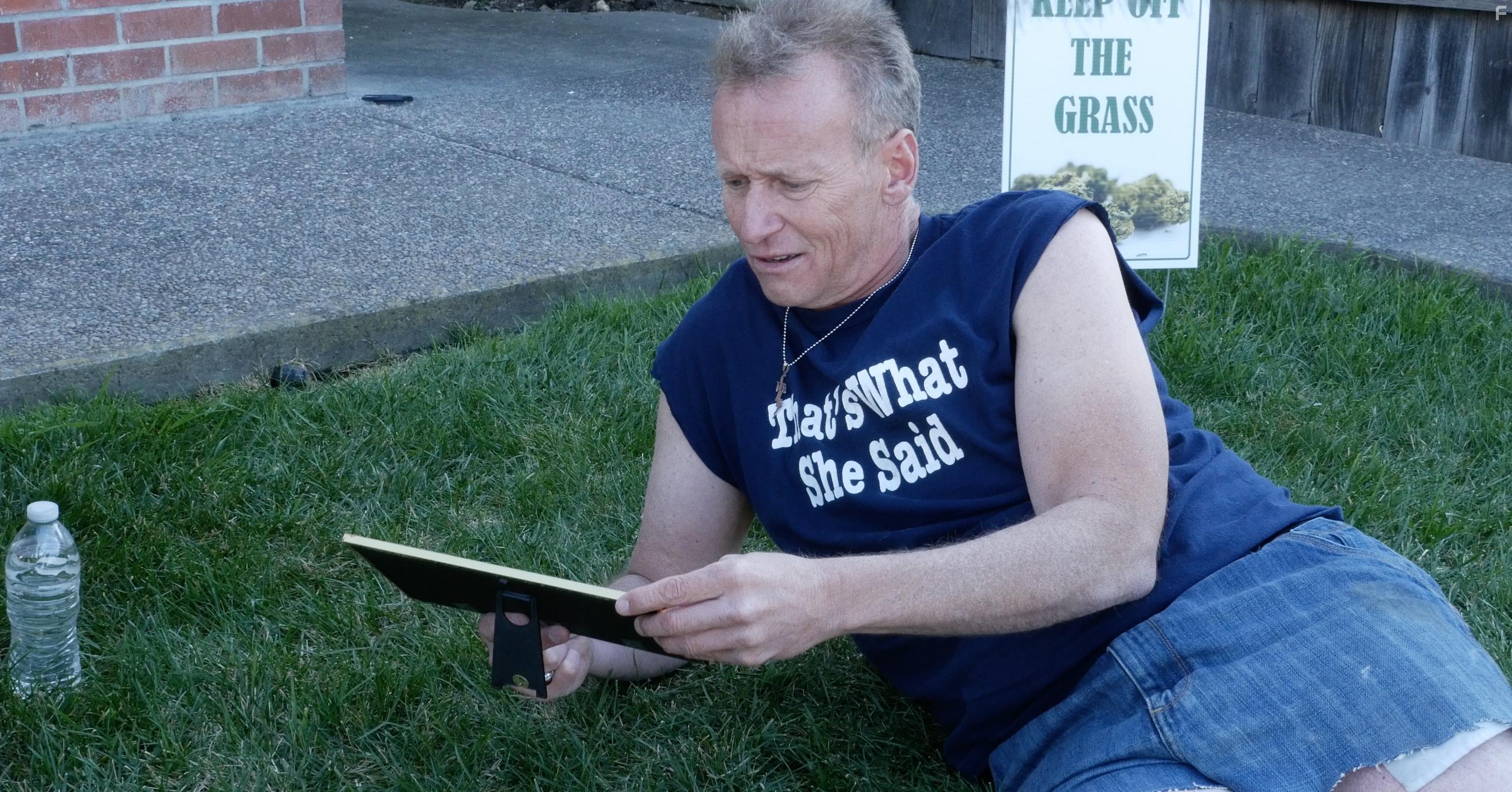 Mike Dinsmore in Bikini Valley Car Wash (2020)