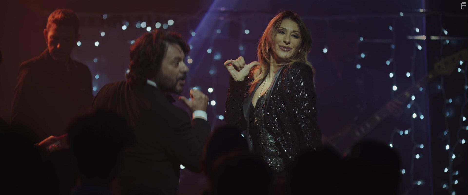 Sabrina Salerno and Pasquale Petrolo in Modalit aereo (2019)