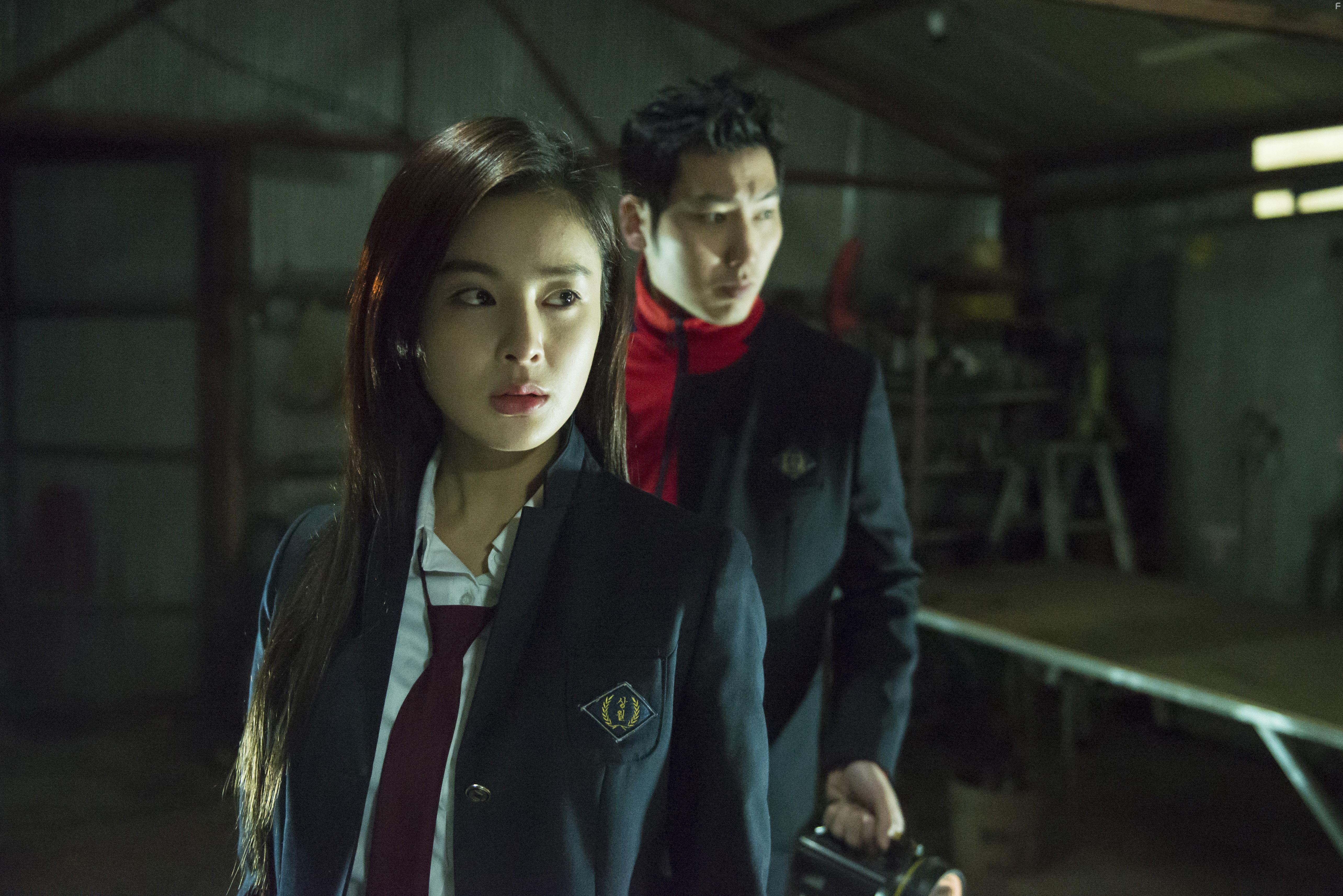 Hye-Rin Han and Doo-Sik Park in Sonyeogoedam (2014)