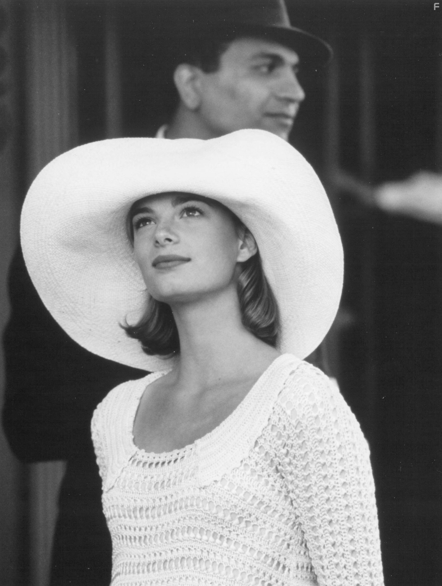 Gabrielle Anwar in Храбрых сердцем не сломить (1991)