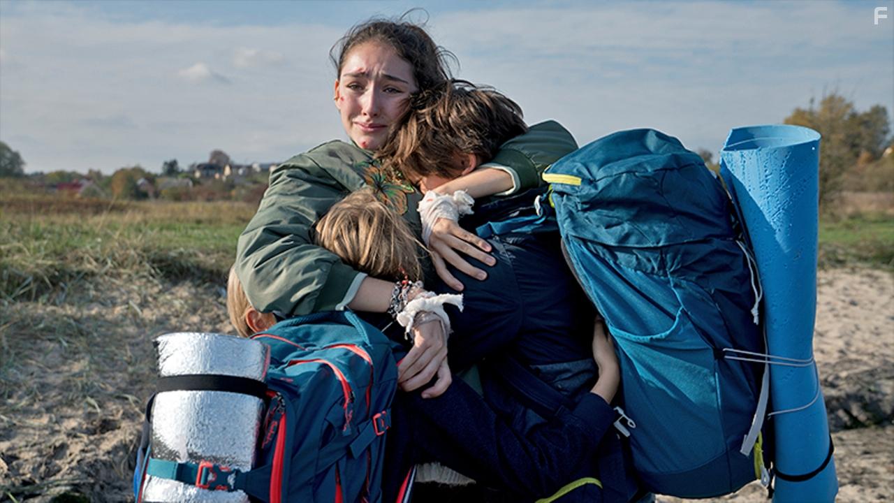 Maximilian Brauer, Phileas Heyblom, Emily Kusche, and Ron Antony Renzenbrink in Slborn (2020)