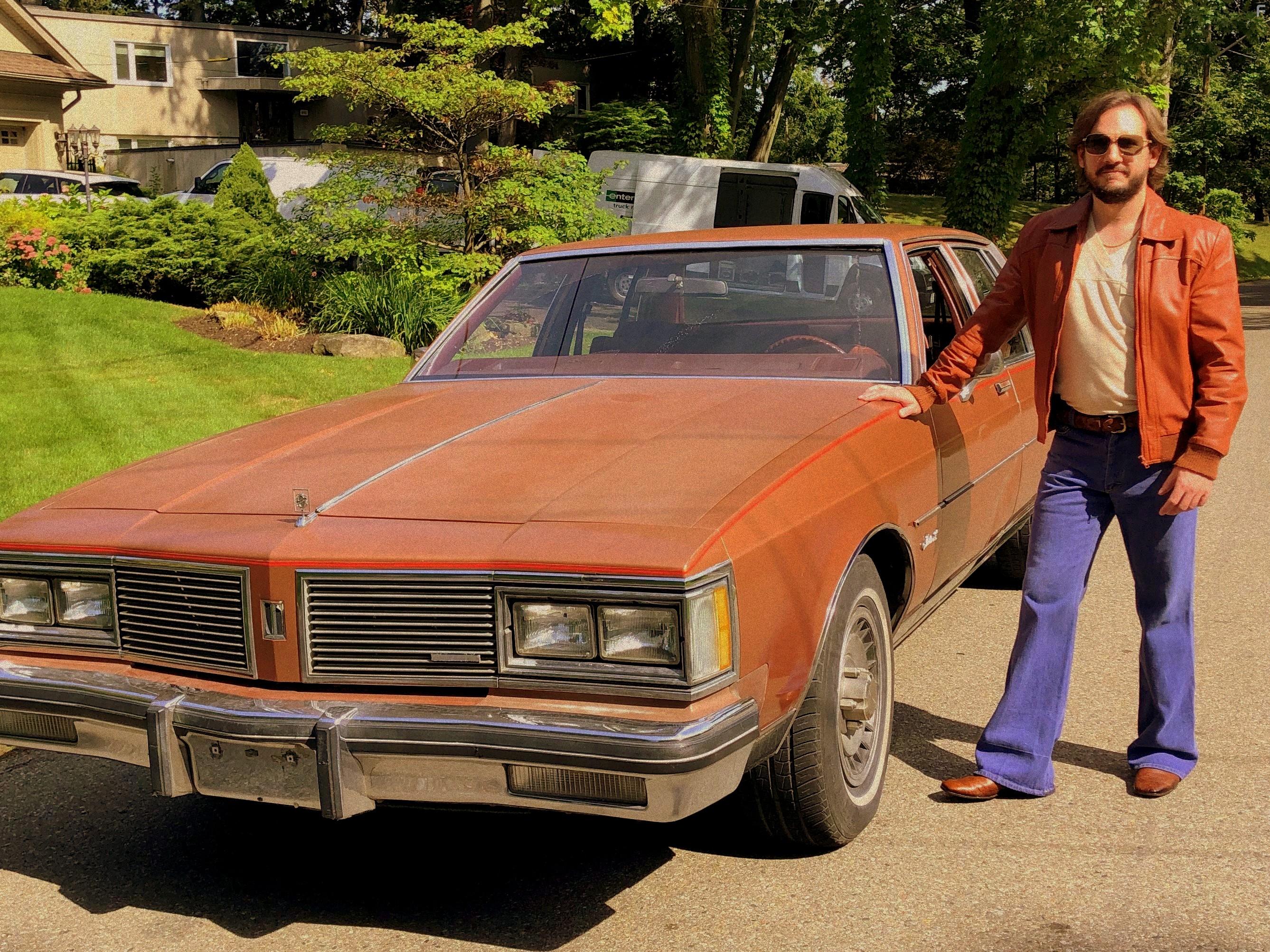 Aaron Del Monte on set as FBI Agent Joe Cantamessa