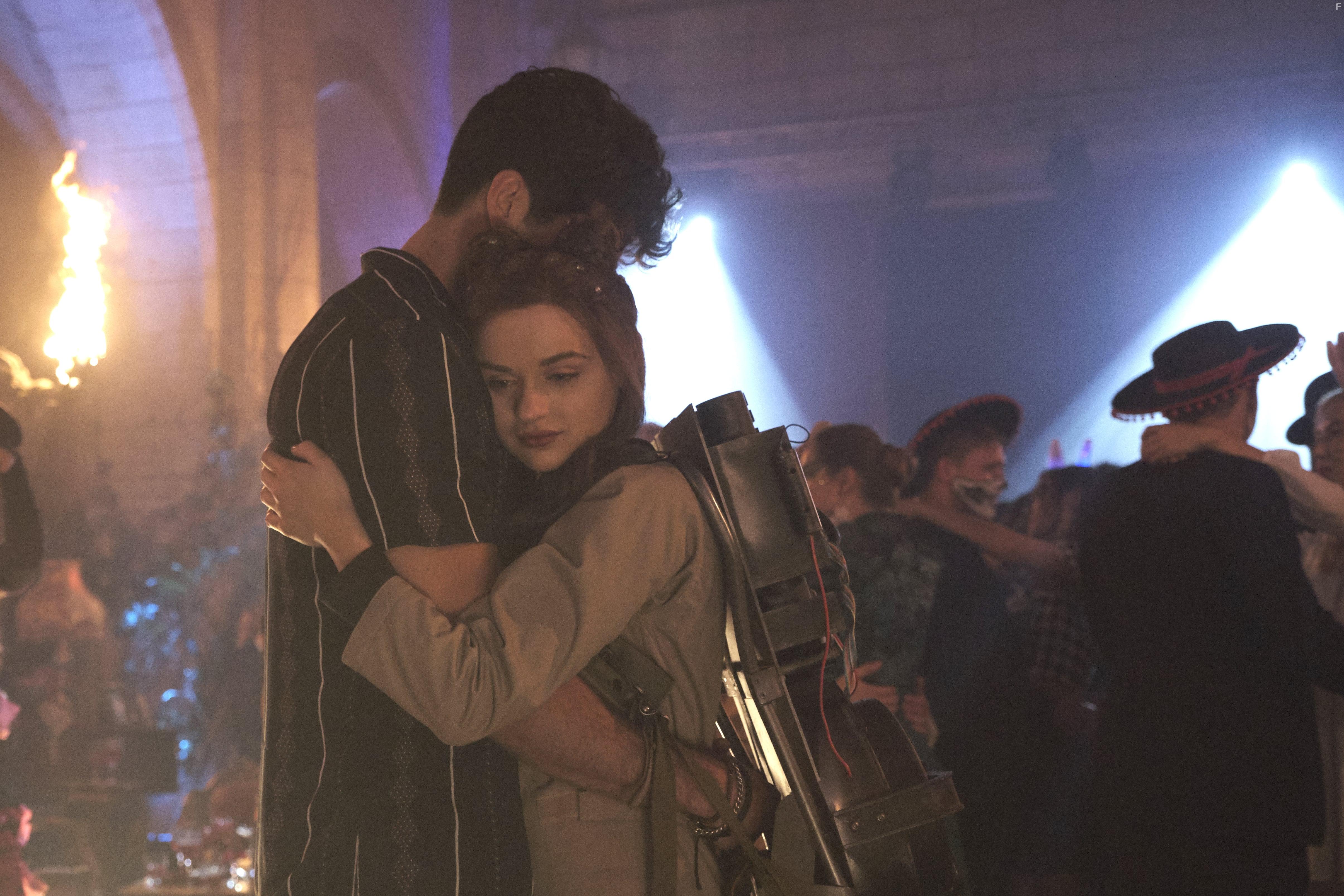 Joey King and Taylor Zakhar Perez in The Kissing Booth 2 (2020)