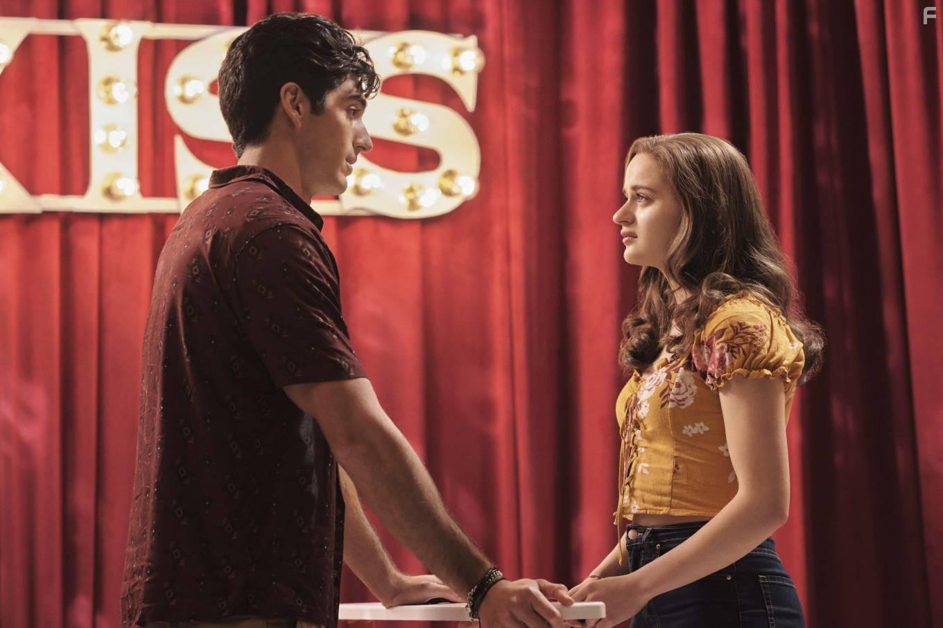 Joey King and Taylor Zakhar Perez in The Kissing Booth 2 (2020)