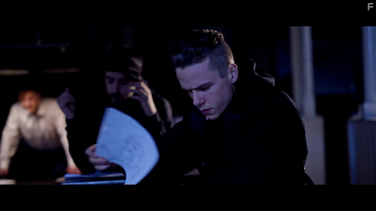 Peter Frde in Know Nothins (2018)