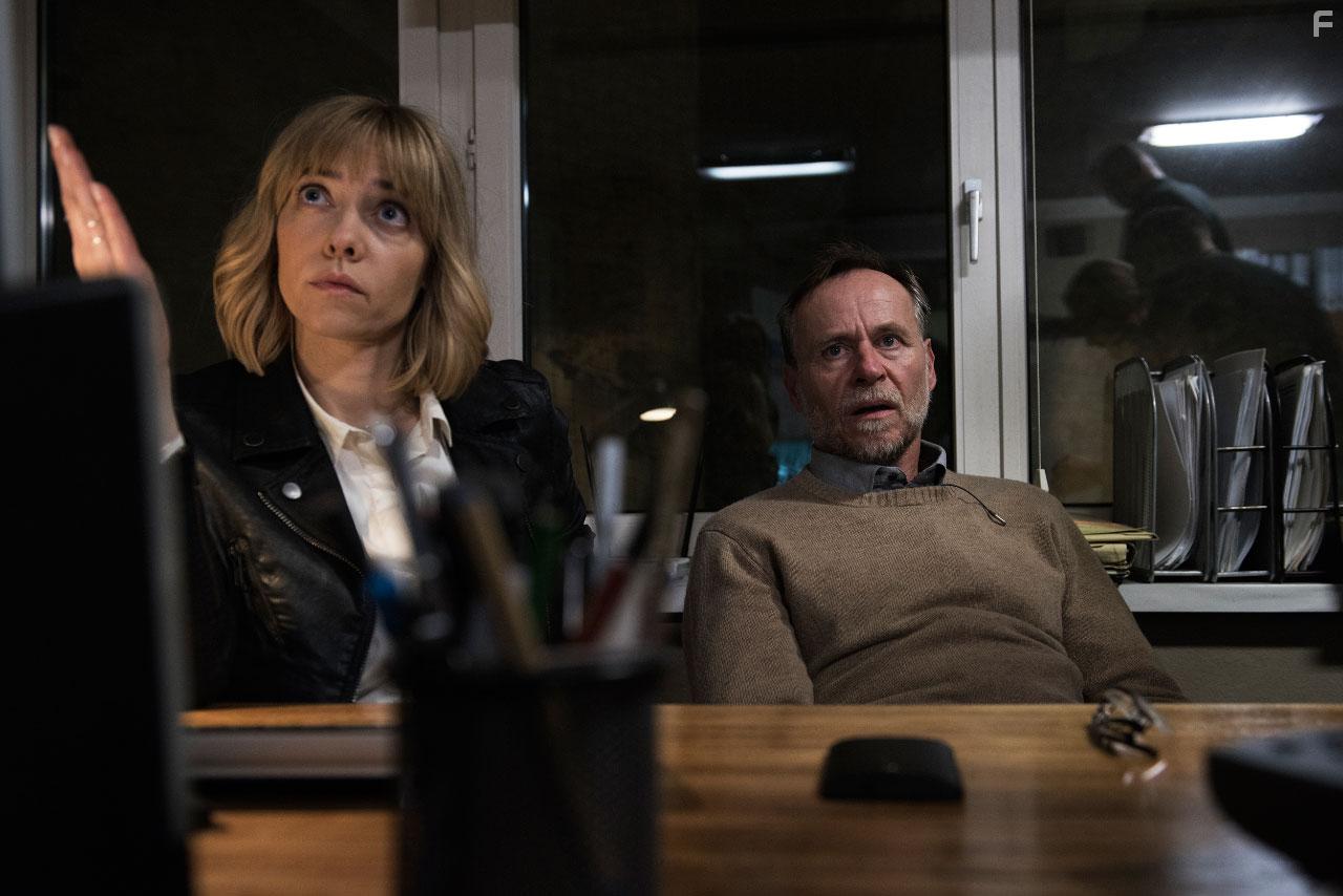 Karel Roden and Malgorzata Buczkowska in Zasada przyjemnosci (2019)