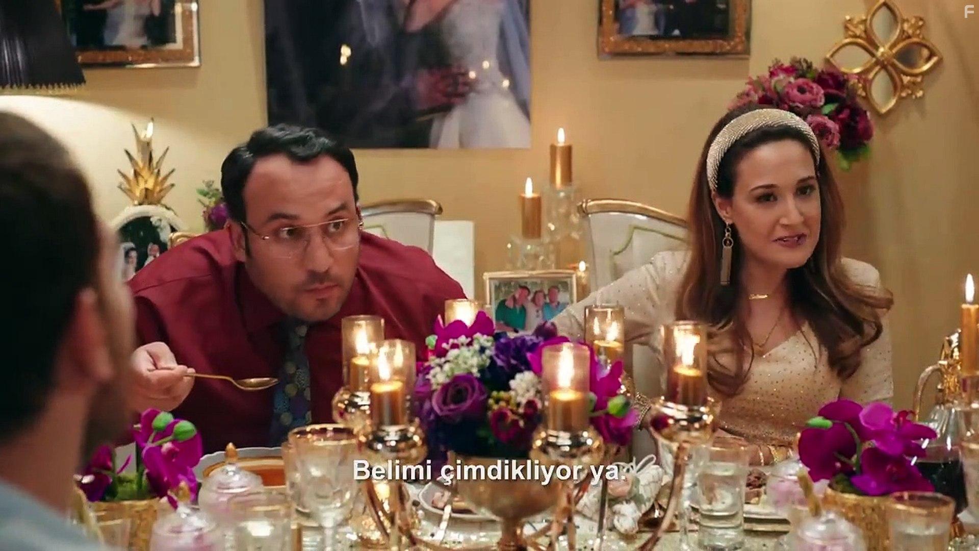 Ferit Aktug and Gupse Ozay in Eltilerin Savasi (2020)