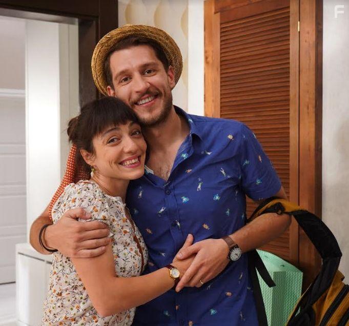 Merve Dizdar and Uraz Kaygilaroglu in Eltilerin Savasi (2020)