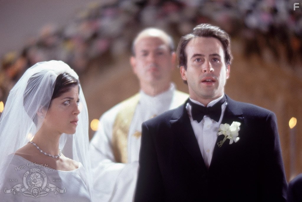 Selma Blair and Jason Lee in Мальчишник (2003)