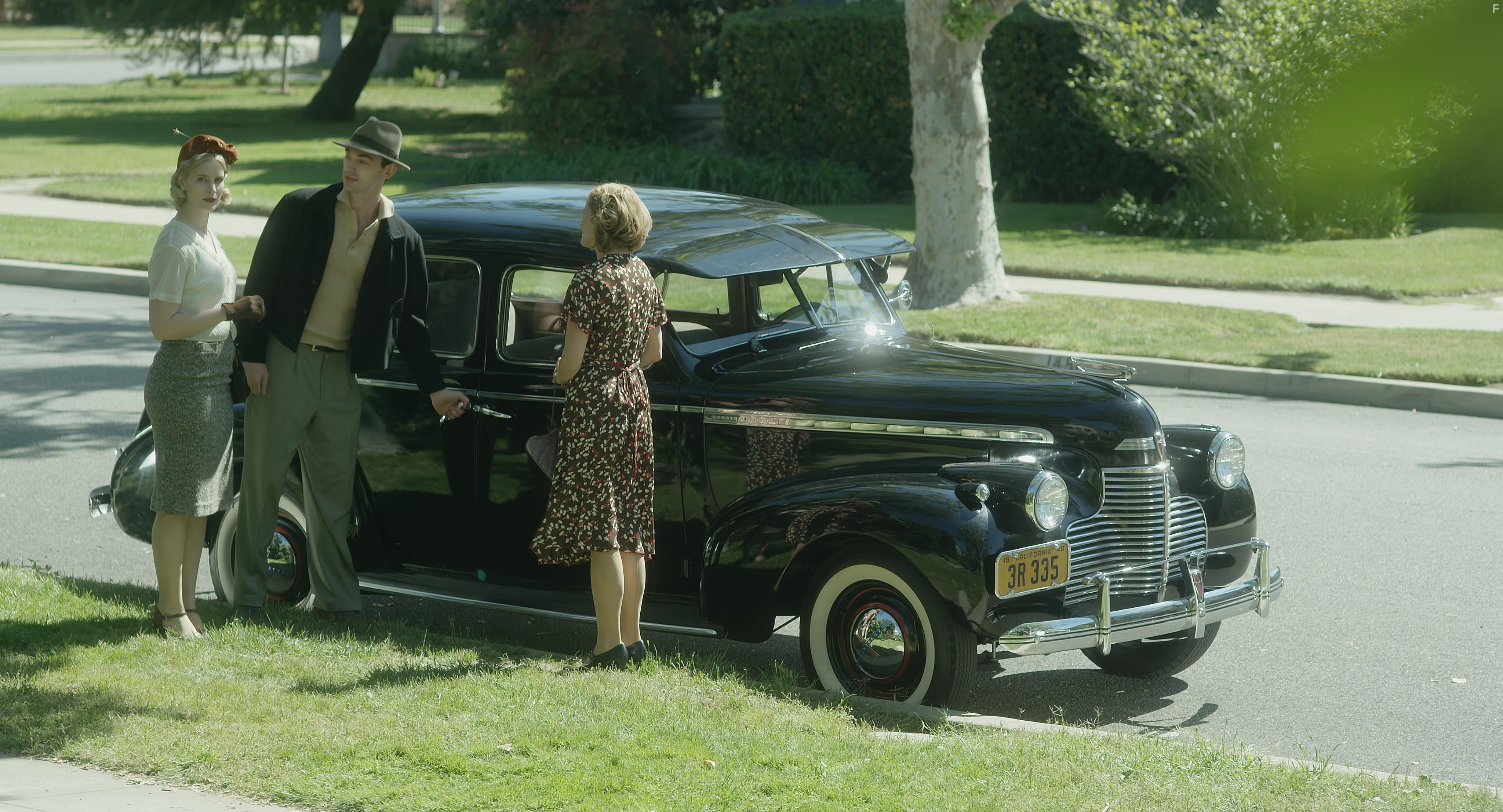 Kelly Ryan, Travis Grant, and Sarah Navratil in Nothing Like the Sun (2018)