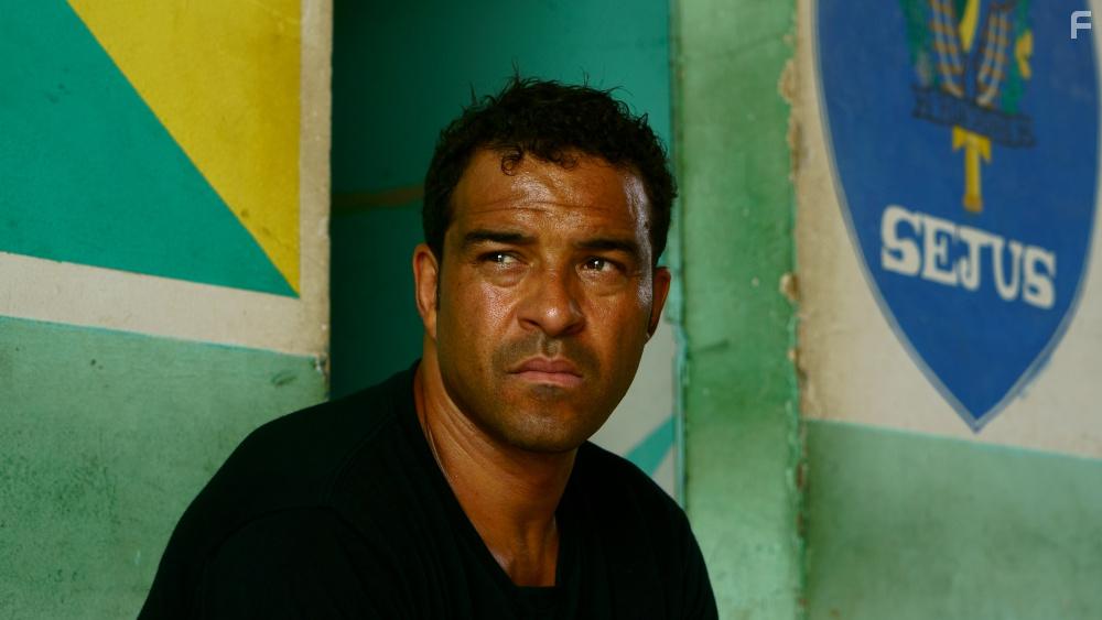 Raphael Rowe in Inside the World's Toughest Prisons (2016)