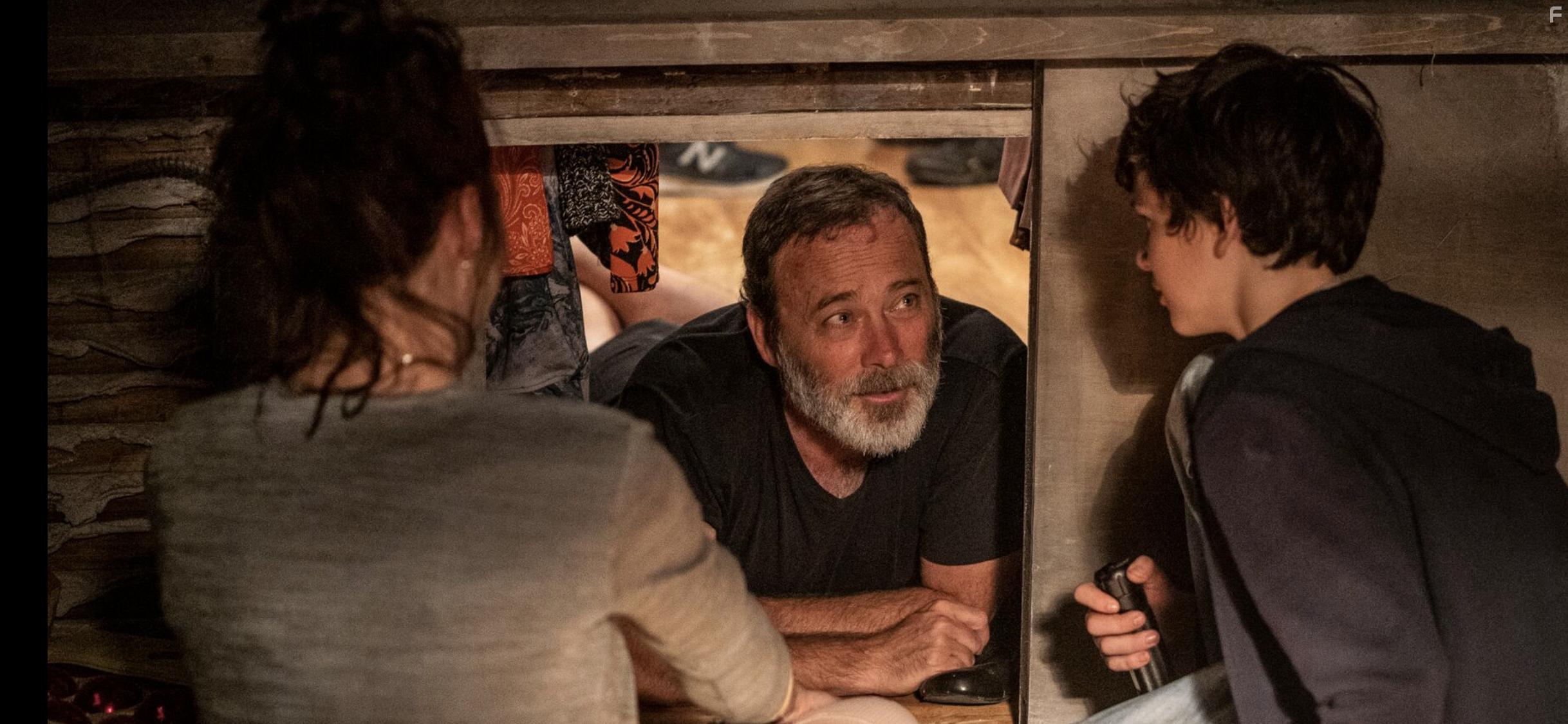 Derrick Borte, Caren Pistorius, and Gabriel Bateman in Unhinged (2020)