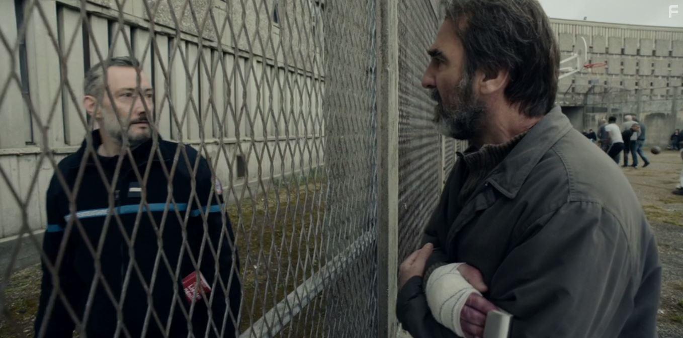 Eric Cantona and Vincent Desagnat in Drapages (2020)