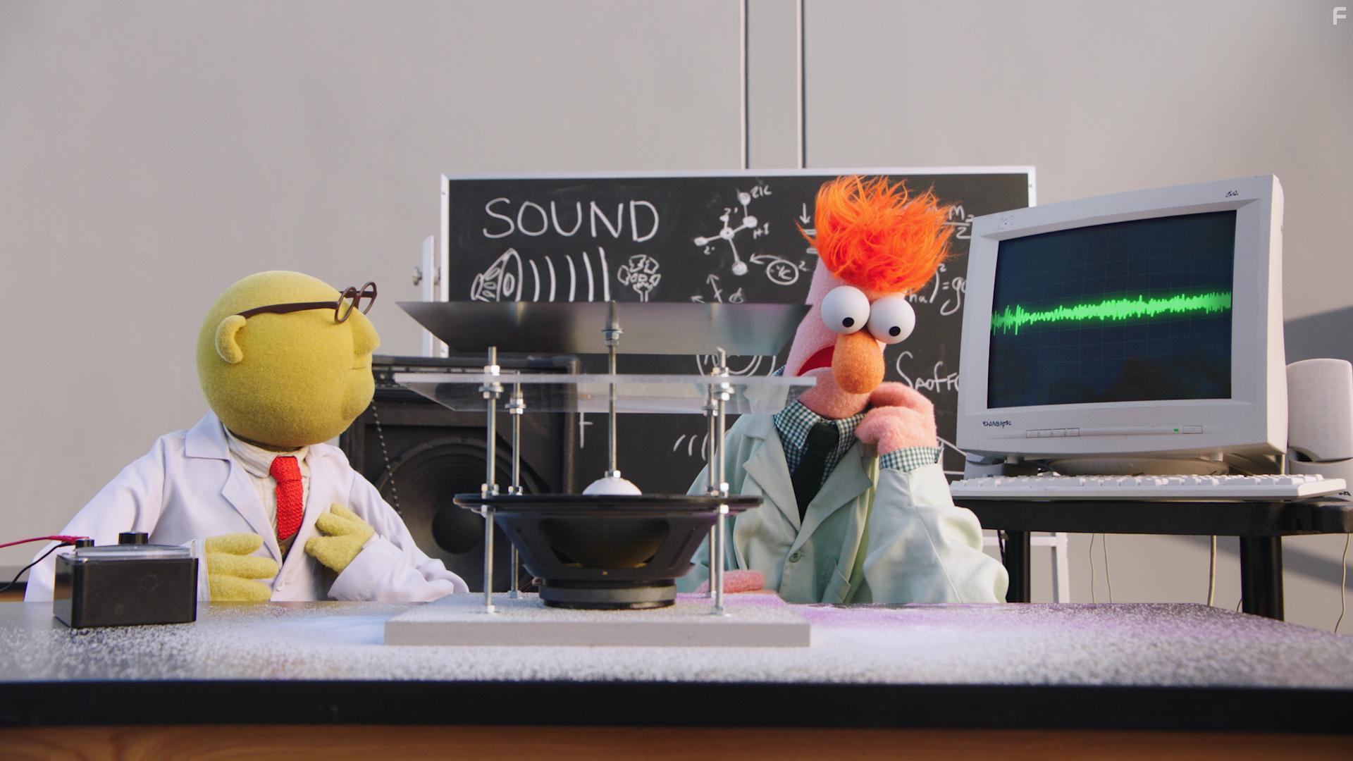 Dave Goelz and David Rudman in Muppets Now (2020)