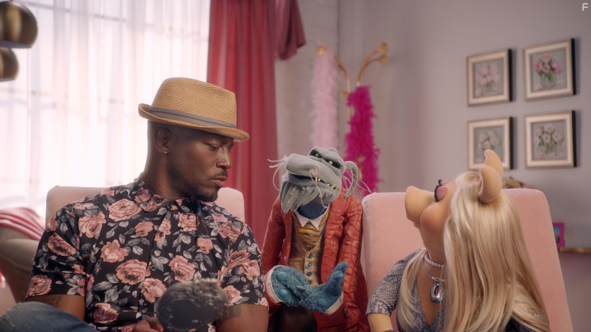 Taye Diggs, Matt Vogel, and Eric Jacobson in Muppets Now (2020)