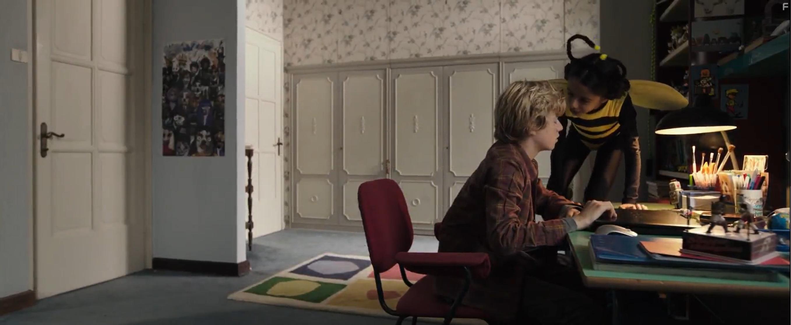 Ludovico Girardello and Assil Kandil in Il ragazzo invisibile (2014)