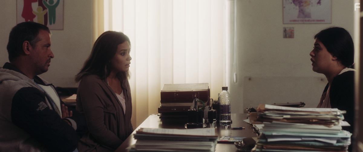 Hind Sabri, Imen Somrani, and Hakim Boumsaoudi in Noura Rve (2019)