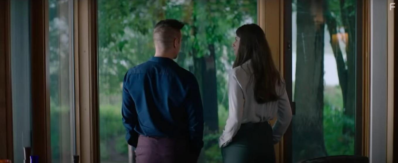 Colin Farrell and Diana Silvers in Ava (2020)