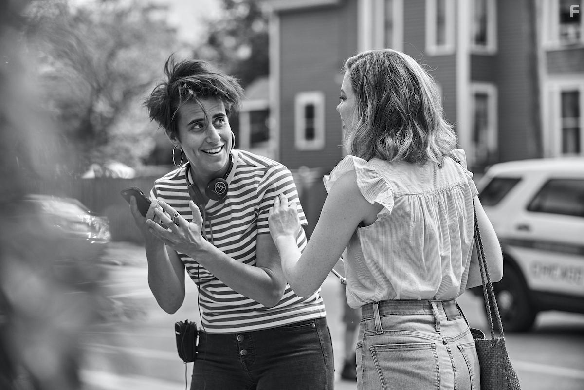 Kris Rey and Gillian Jacobs in I Used to Go Here (2020)