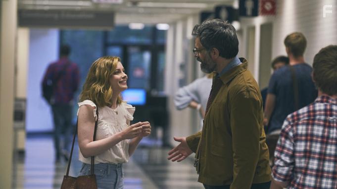 Jemaine Clement and Gillian Jacobs in I Used to Go Here (2020)
