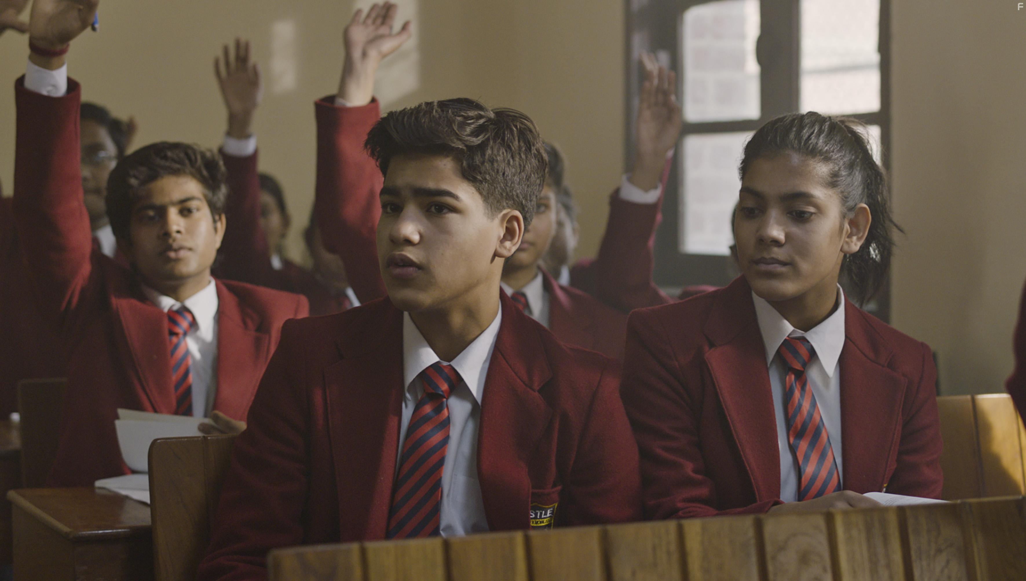 Hircano Soares and Vidhi Christine Kastebo Hansen in Iqbal & den indiske juvel (2018)