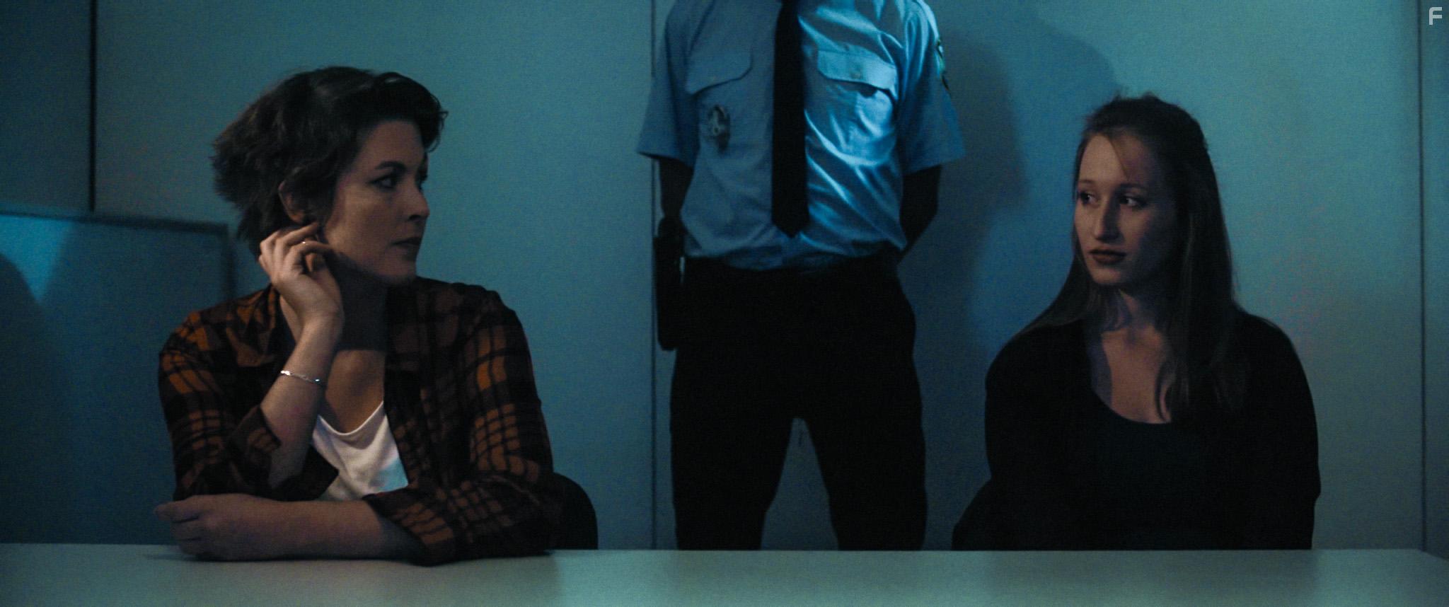 Stefanie Wennmann and Carina Jahn in Just Drifting Along (2018)