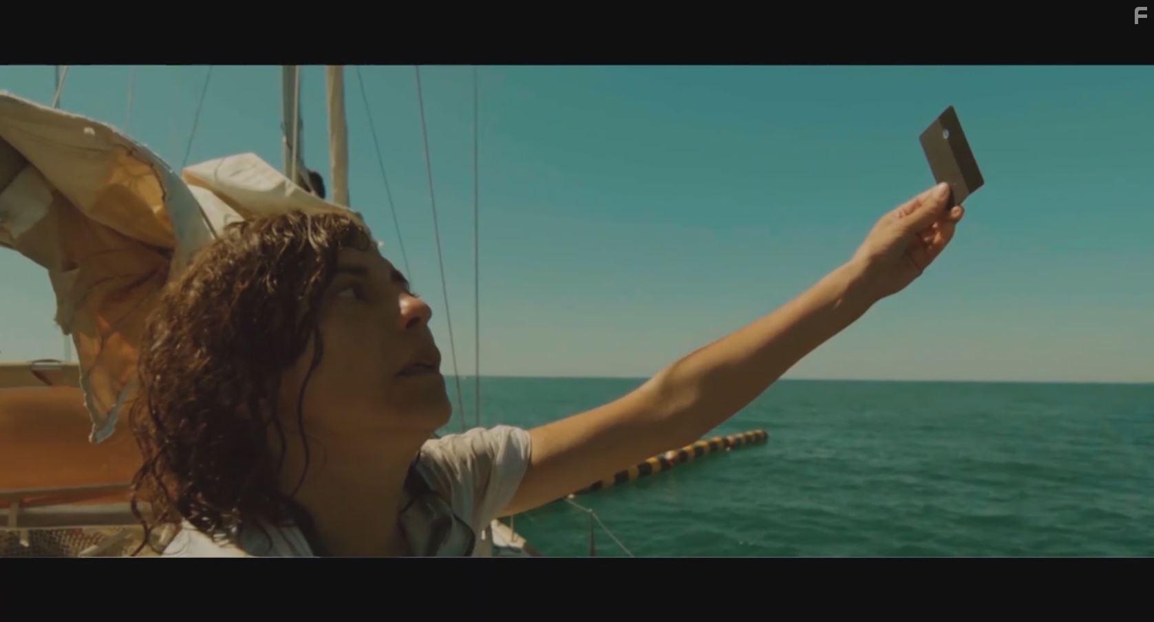 Lubna Azabal in L'Effondrement (2019)