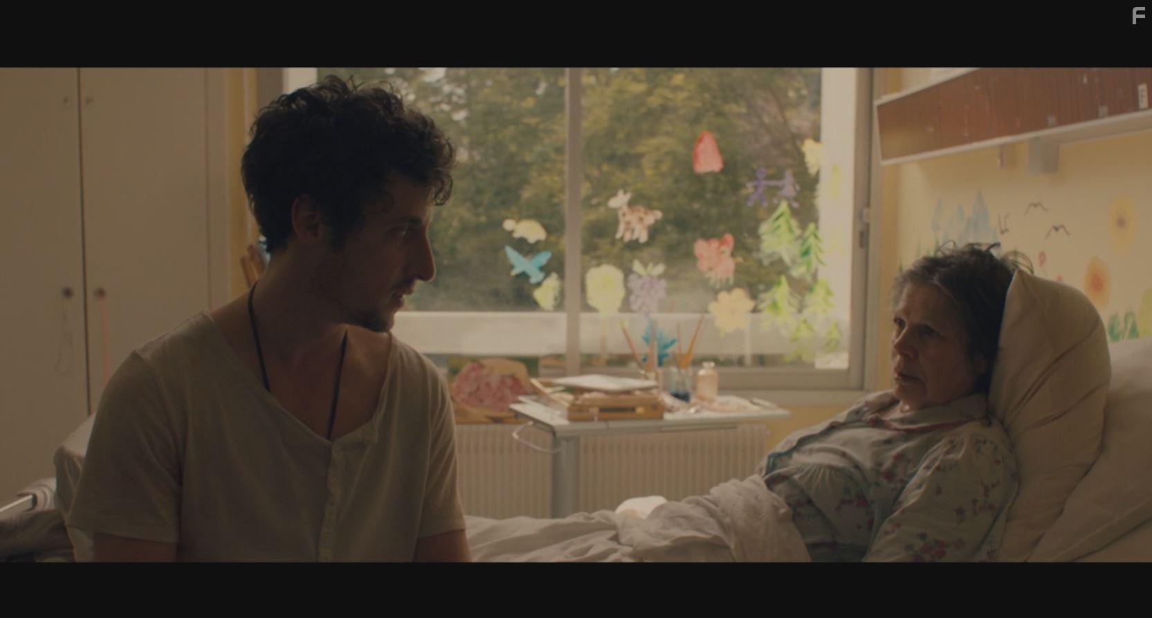 Catherine Salviat and Bastien Ughetto in L'Effondrement (2019)