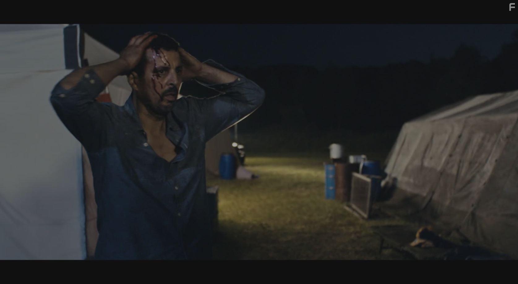 Samir Guesmi in L'Effondrement (2019)