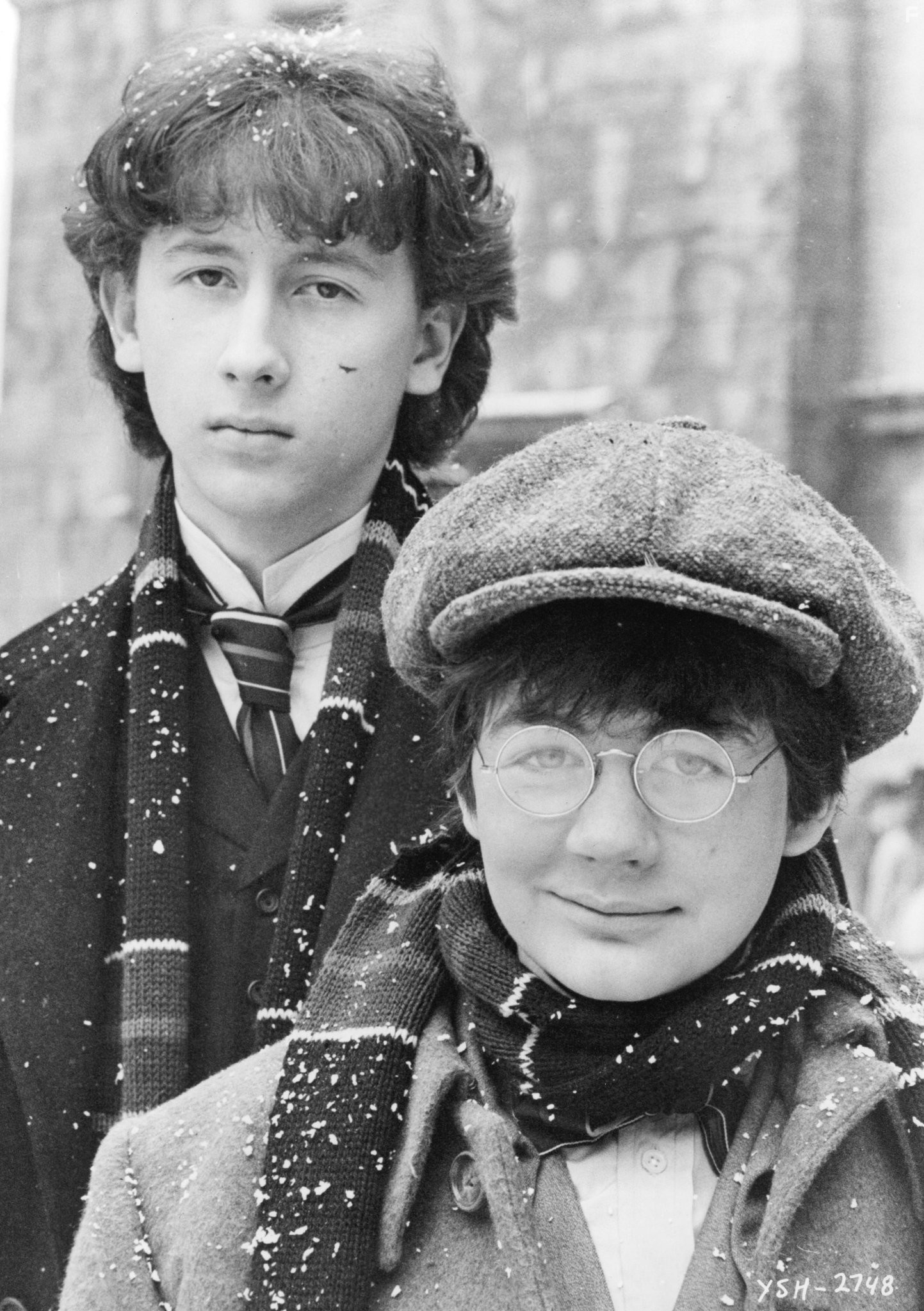 Alan Cox and Nicholas Rowe in Молодой Шерлок Холмс (1985)