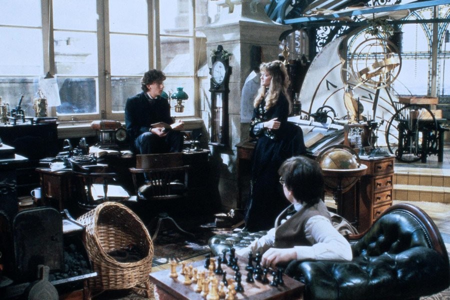 Sophie Ward, Alan Cox, and Nicholas Rowe in Молодой Шерлок Холмс (1985)