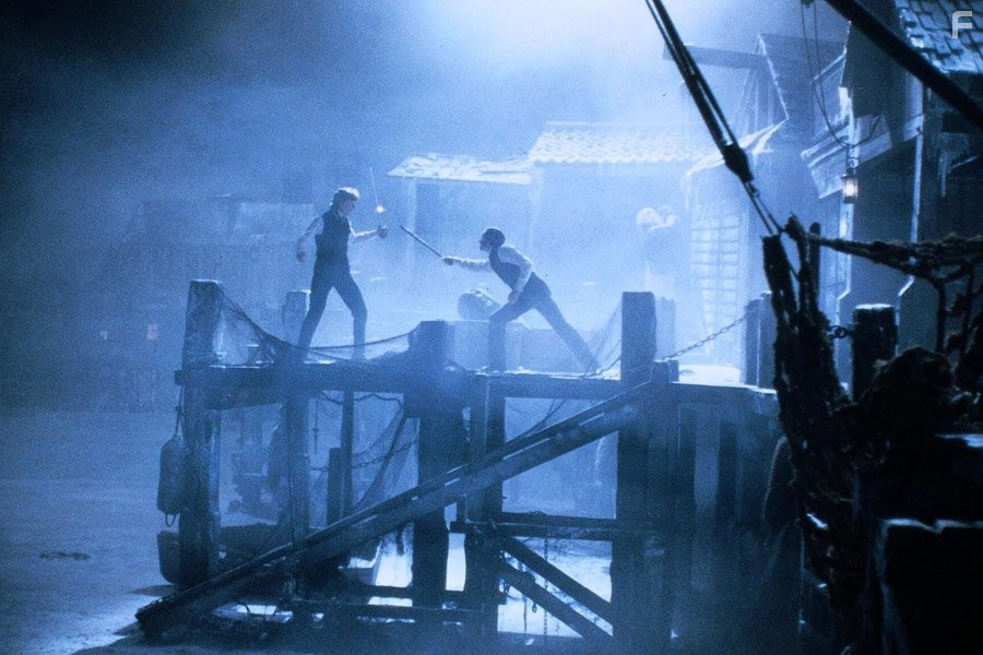 Anthony Higgins and Nicholas Rowe in Молодой Шерлок Холмс (1985)