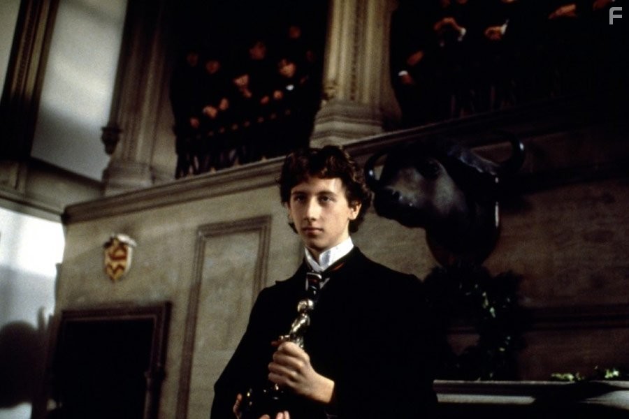 Nicholas Rowe in Молодой Шерлок Холмс (1985)