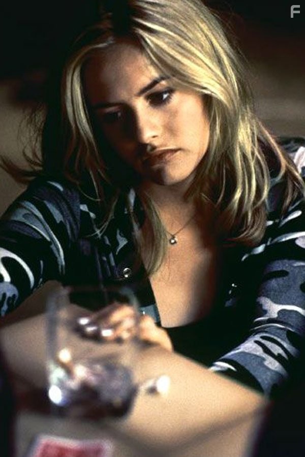 Alicia Silverstone in Лишний багаж (1997)