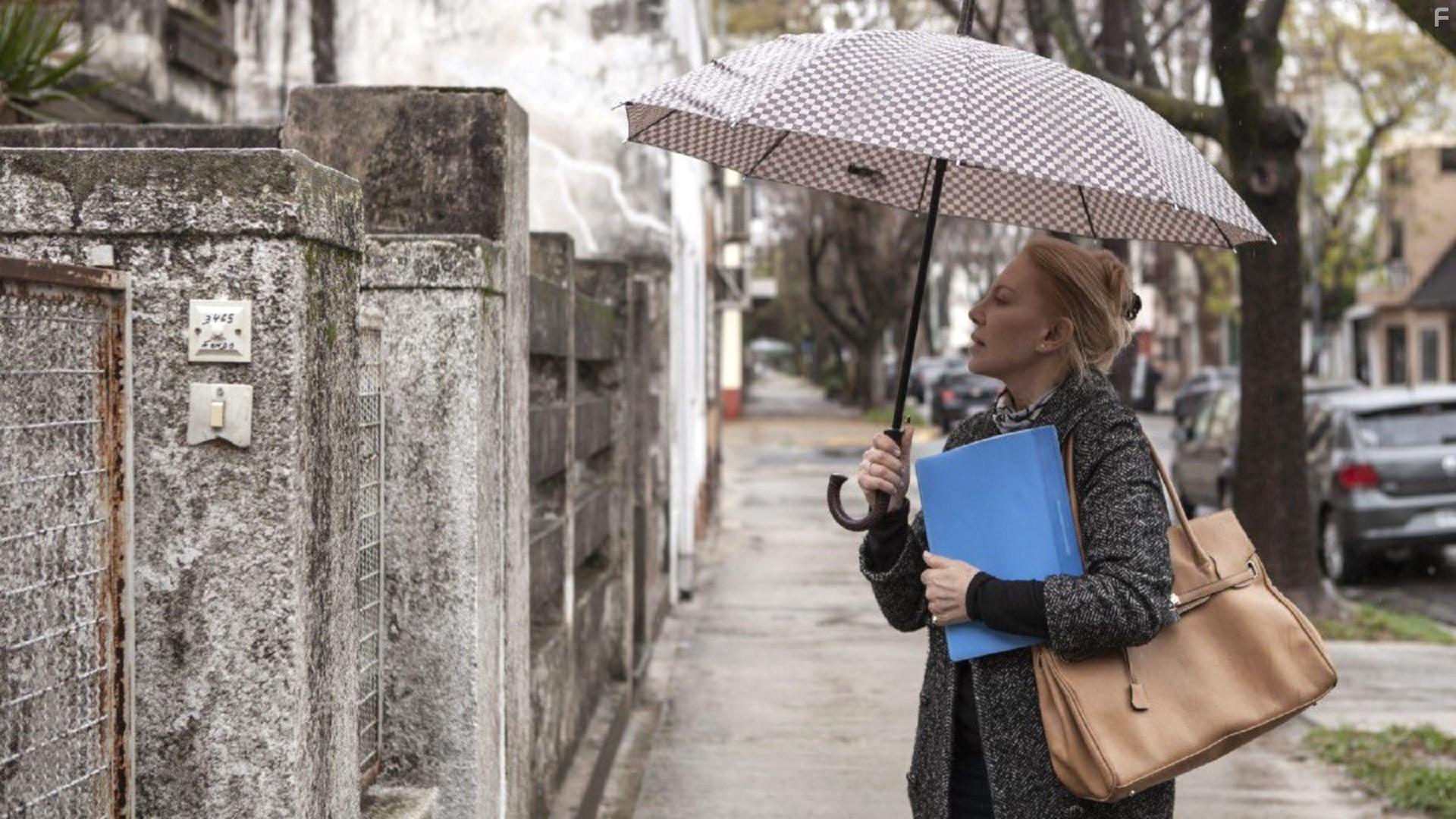 Cecilia Roth in Crmenes de familia (2020)