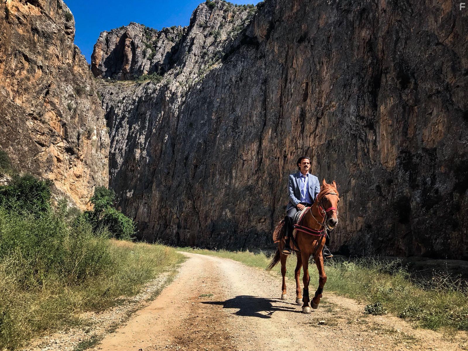 Mehmet Tanrisever and Soydan Soydas in Bozkir Kuslara Bak Kuslara (2019)
