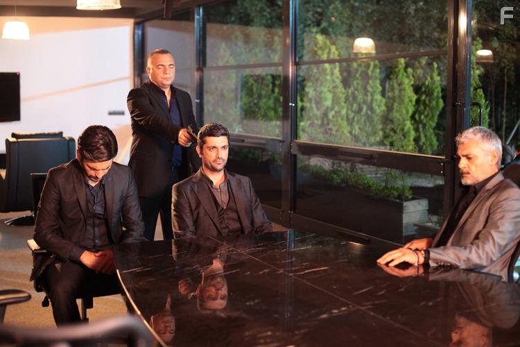 Oktay Kaynarca, Oktay Grsoy, Mirza Bahattin Dogan, and Ozan Akbaba in Eskiya Dnyaya Hkmdar Olmaz (2015)