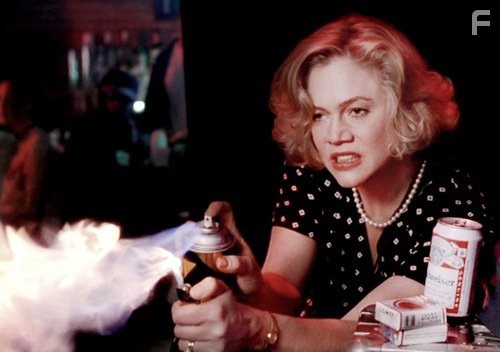 Kathleen Turner in Мамочка-маньячка-убийца (1994)