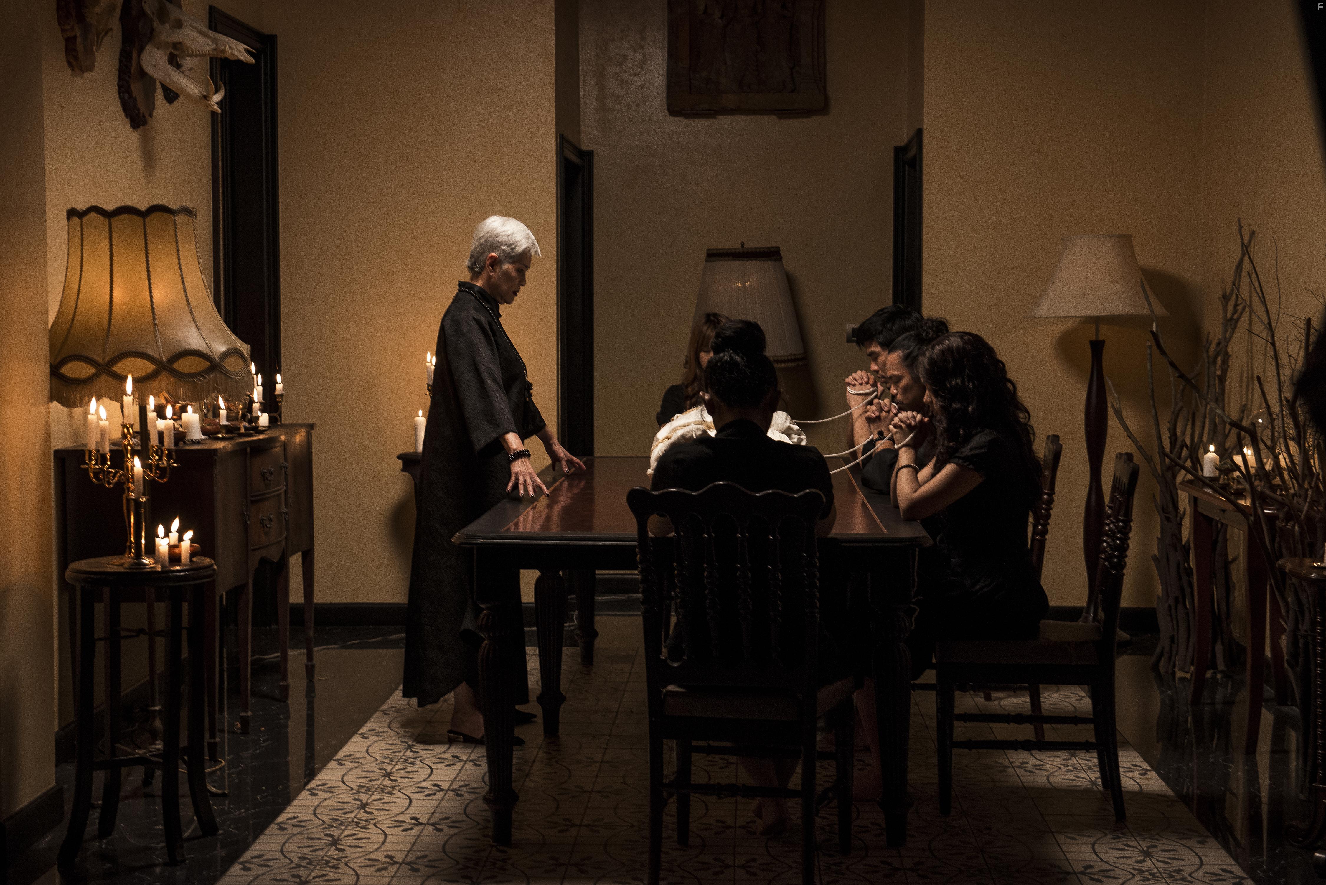 Ananda Everingham, Teerawat Mulvilai, Natthaweeranuch Thongmee, Tarika Tidatid, Jarunun Phantachat, Ploy Sornarin, and Peerapol Kijreunpiromsuk in Singsu (2018)