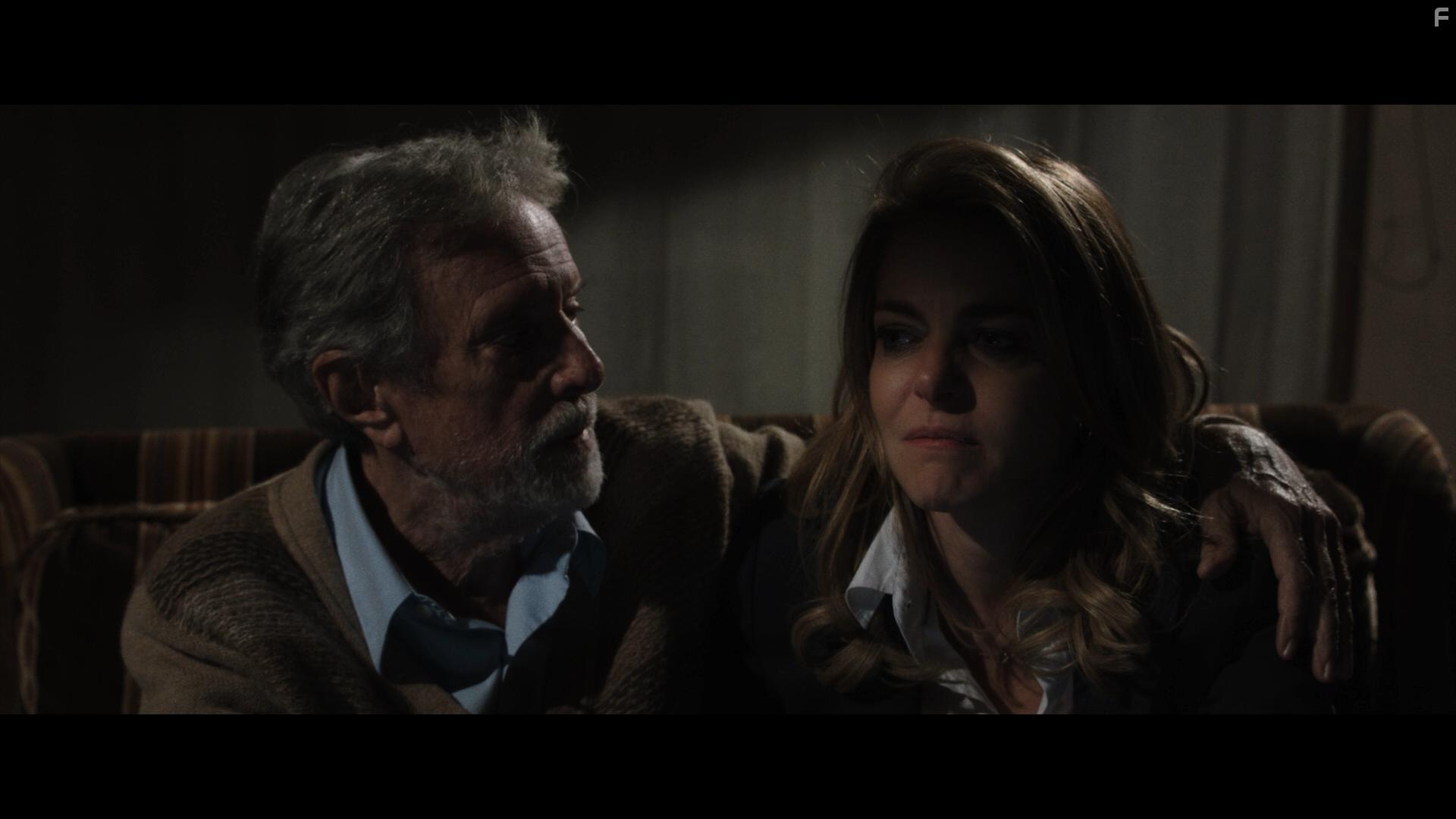 Claudia Gerini and Nini Salerno in A mano disarmata (2019)