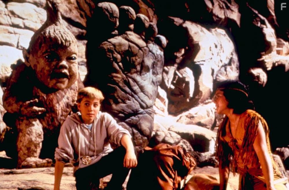 Jonathan Brandis and Kenny Morrison in Бесконечная история 2: Новая глава (1990)